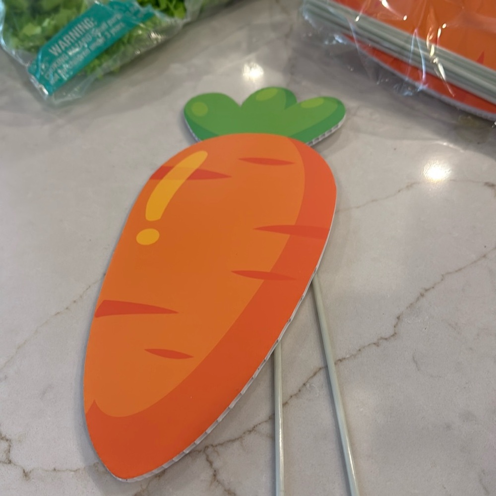 Carrot lawn stakes
